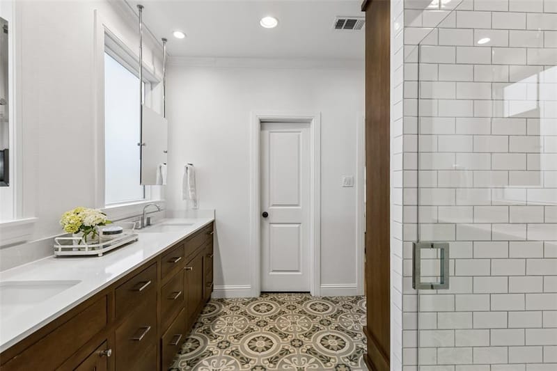 560 Northlake Drive, Dallas TX 75218 - Photo 9