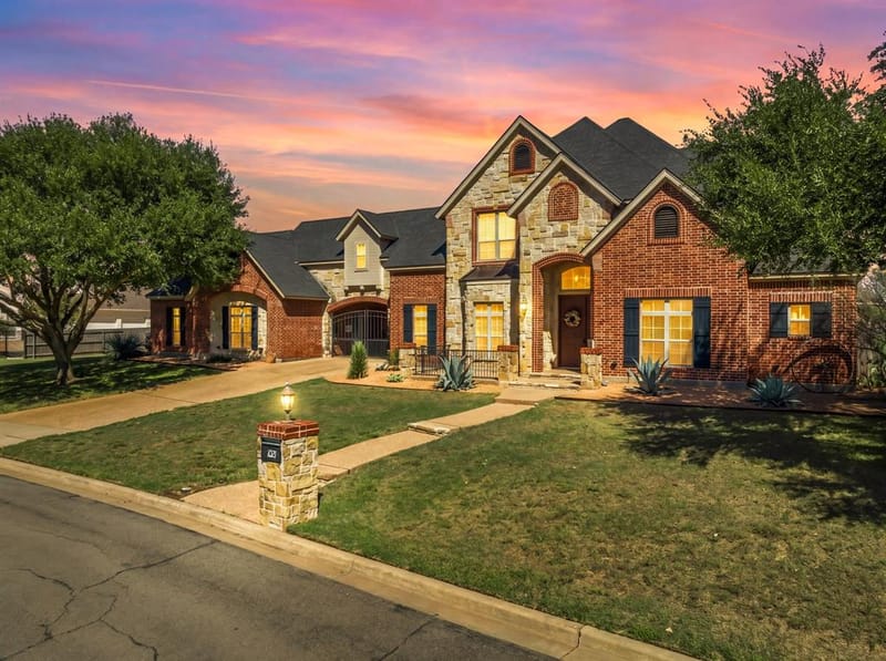 1021 Cascade Trail, McGregor TX 76657