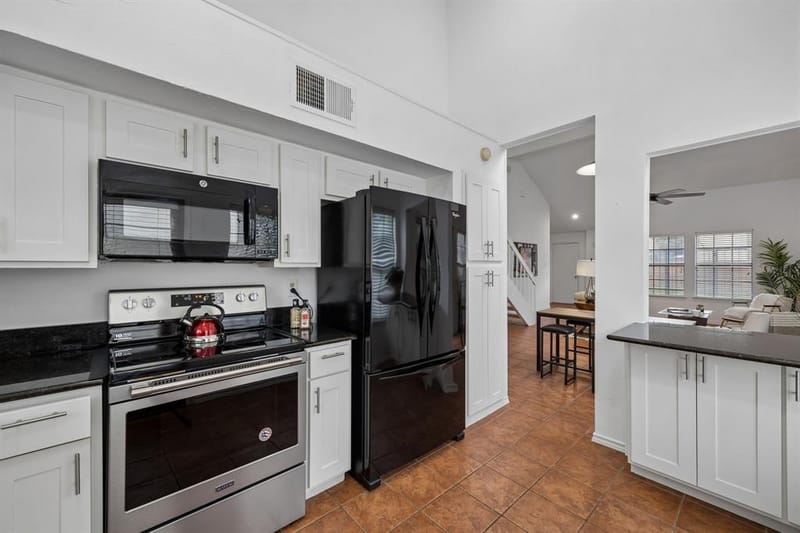 623 Rancho Circle, Irving TX 75063 - Photo 12