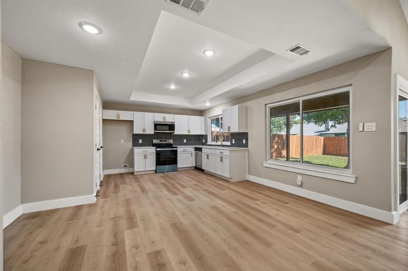 7512 Clover Lane, Watauga TX 76148 - Photo 9