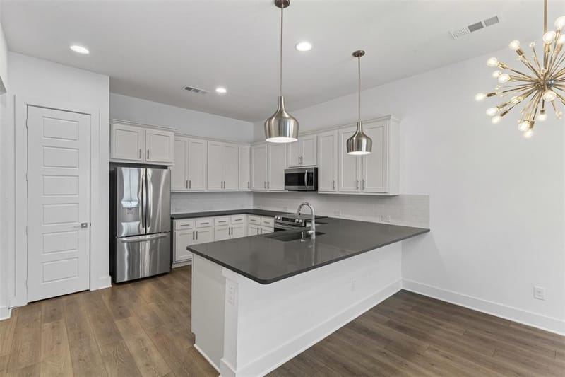 2821 Stanley Avenue, Fort Worth TX 76110 - Photo 9