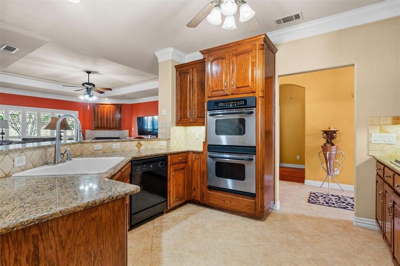 5841 River Meadows Place, Fort Worth TX 76112 - Photo 4