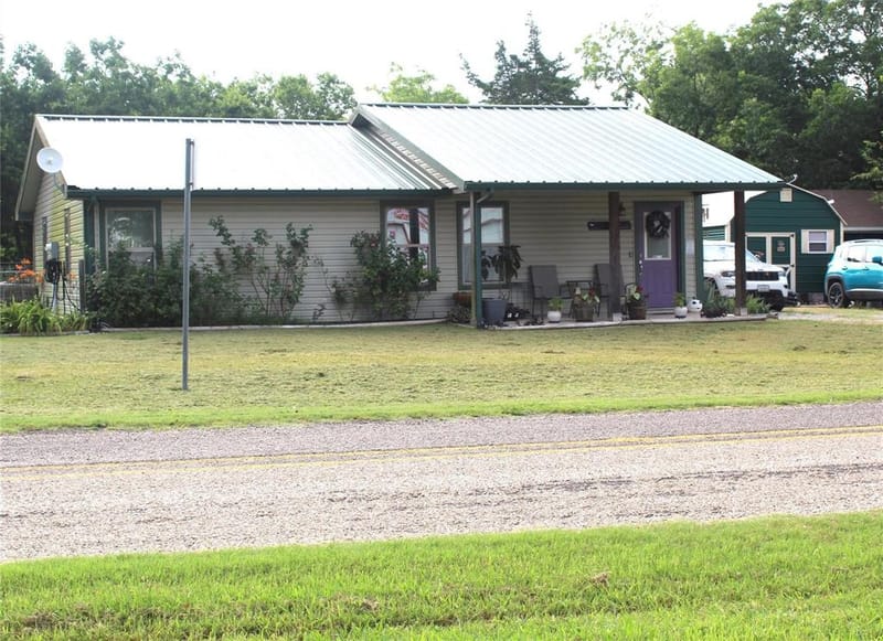402 Cleveland Street, Bailey TX 75452