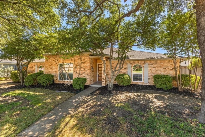 2716 Landershire Lane, Plano TX 75023 - Photo 2