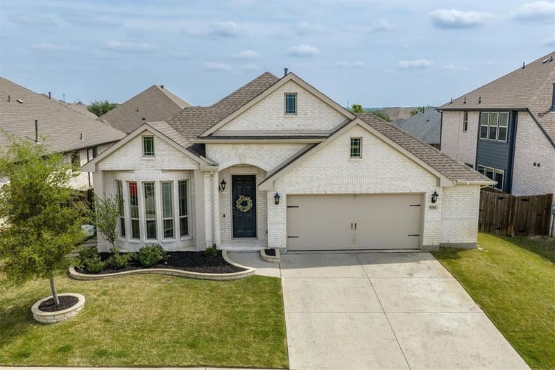 9201 Amistad Lane, Denton TX 76226 - Photo 3
