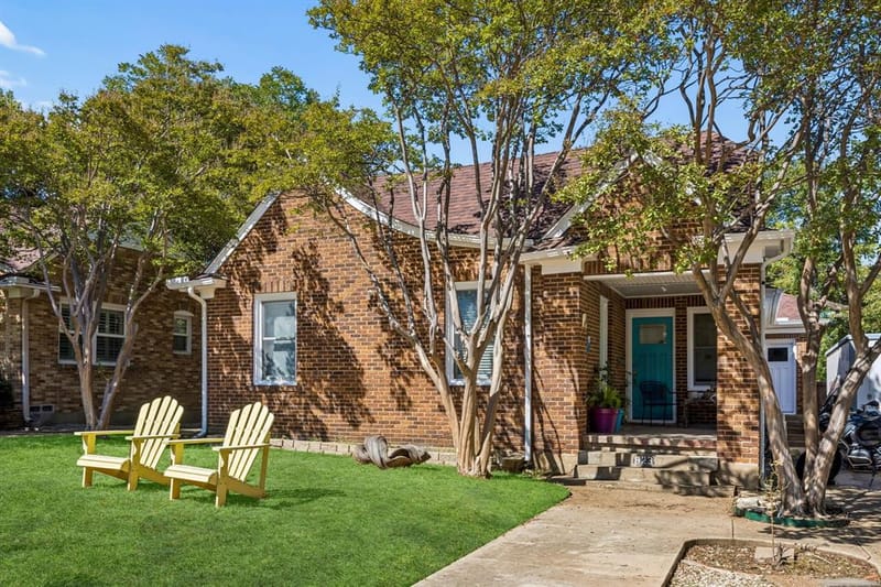 823 Kidd Springs Drive, Dallas TX 75208 - Photo 2
