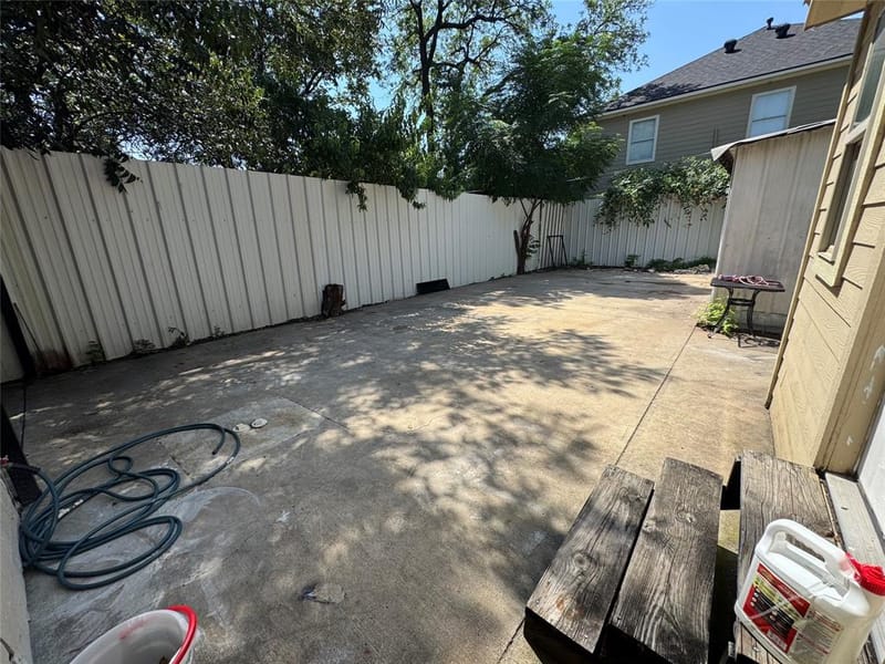 407 S Garrett Avenue, Dallas TX 75223 - Photo 13