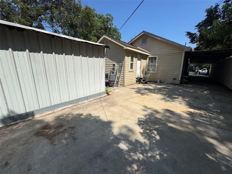 407 S Garrett Avenue, Dallas TX 75223 - Photo 17