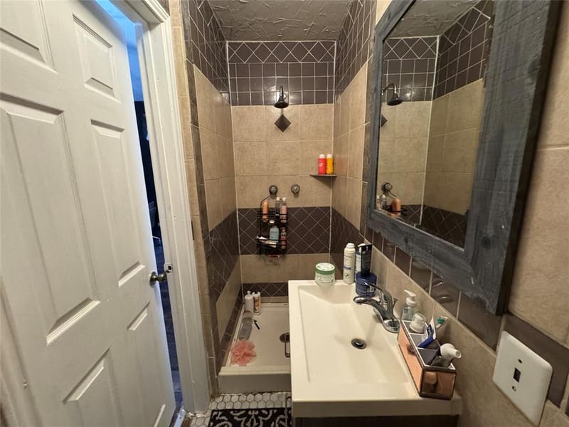 407 S Garrett Avenue, Dallas TX 75223 - Photo 12