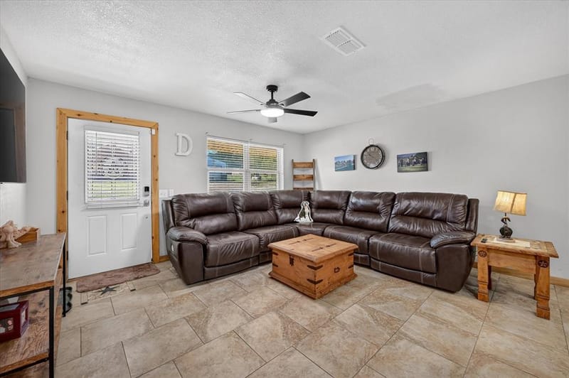 504 W Clay Street, Montague TX 76251 - Photo 6