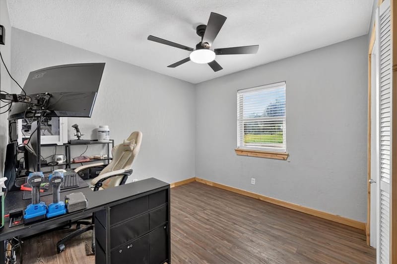 504 W Clay Street, Montague TX 76251 - Photo 16