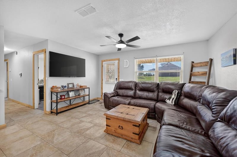 504 W Clay Street, Montague TX 76251 - Photo 7