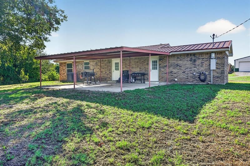 504 W Clay Street, Montague TX 76251 - Photo 25