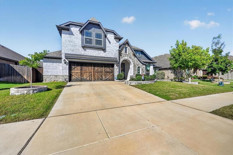 457 Wolf Creek Drive, Waxahachie TX 75165