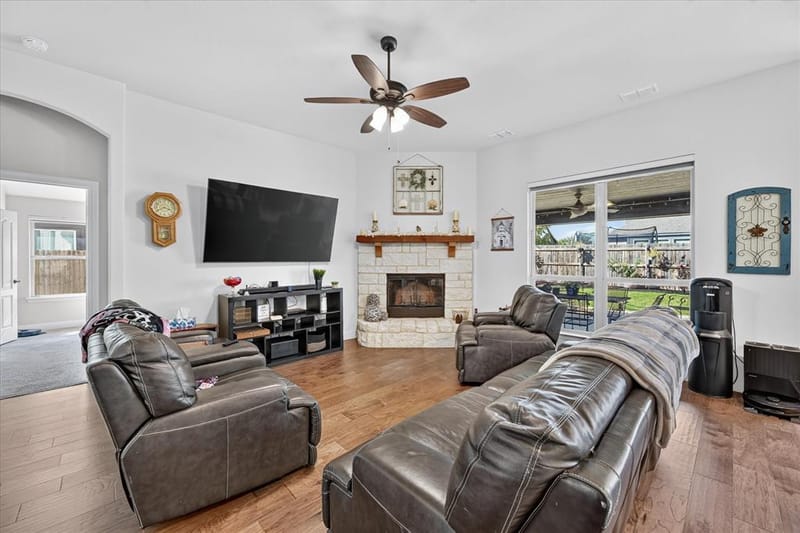 457 Wolf Creek Drive, Waxahachie TX 75165 - Photo 8