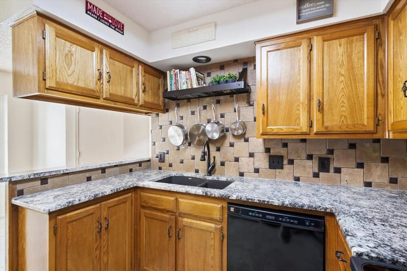 4202 Windhurst Drive, Arlington TX 76015 - Photo 16