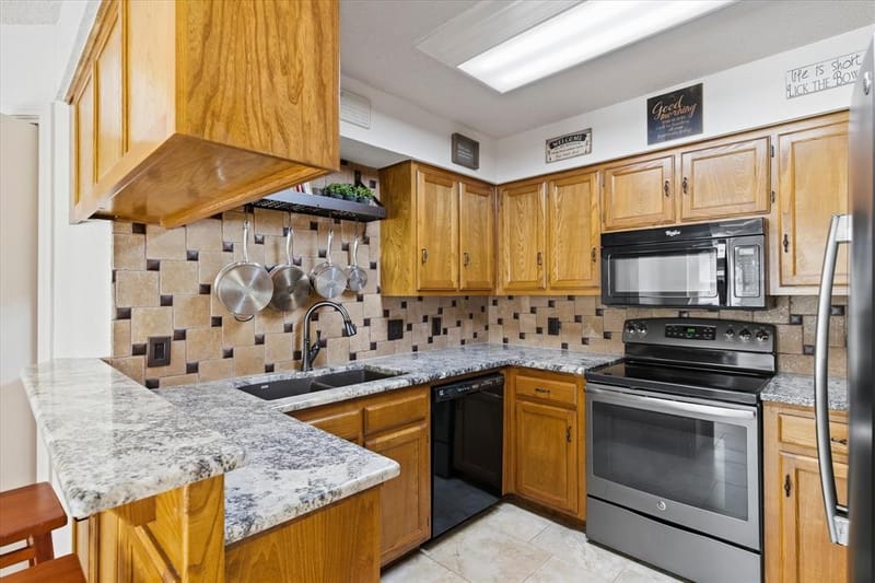 4202 Windhurst Drive, Arlington TX 76015 - Photo 15