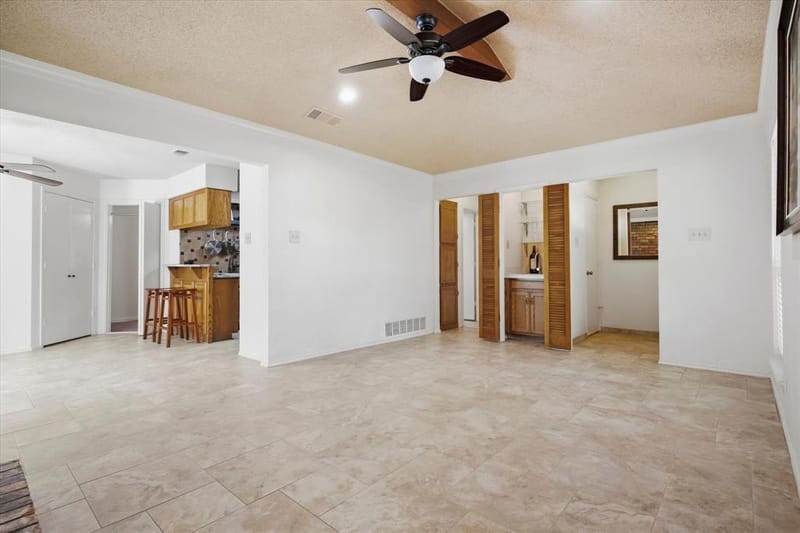 4202 Windhurst Drive, Arlington TX 76015 - Photo 11
