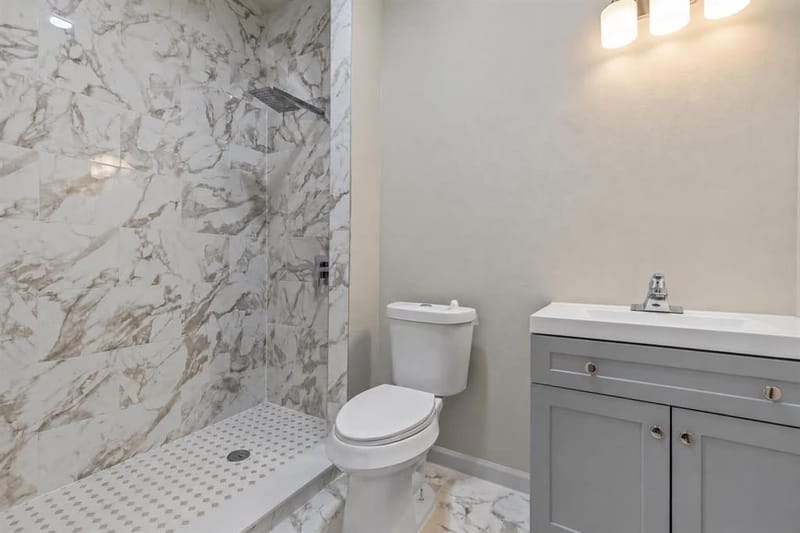 1207 E Russell Avenue, Carrollton TX 75006 - Photo 22