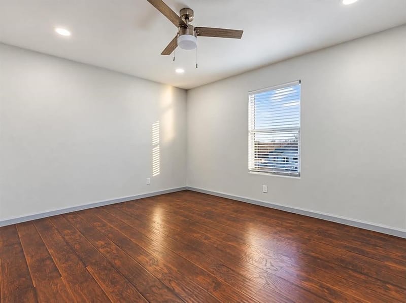 1207 E Russell Avenue, Carrollton TX 75006 - Photo 20
