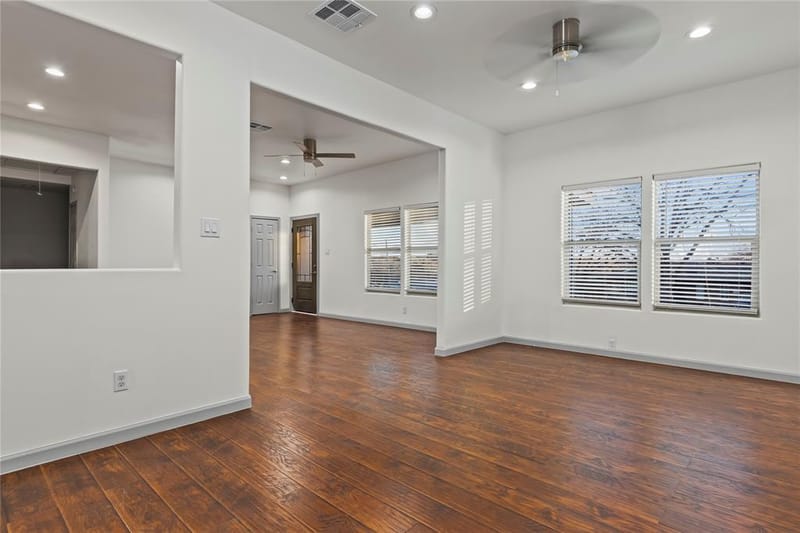 1207 E Russell Avenue, Carrollton TX 75006 - Photo 30