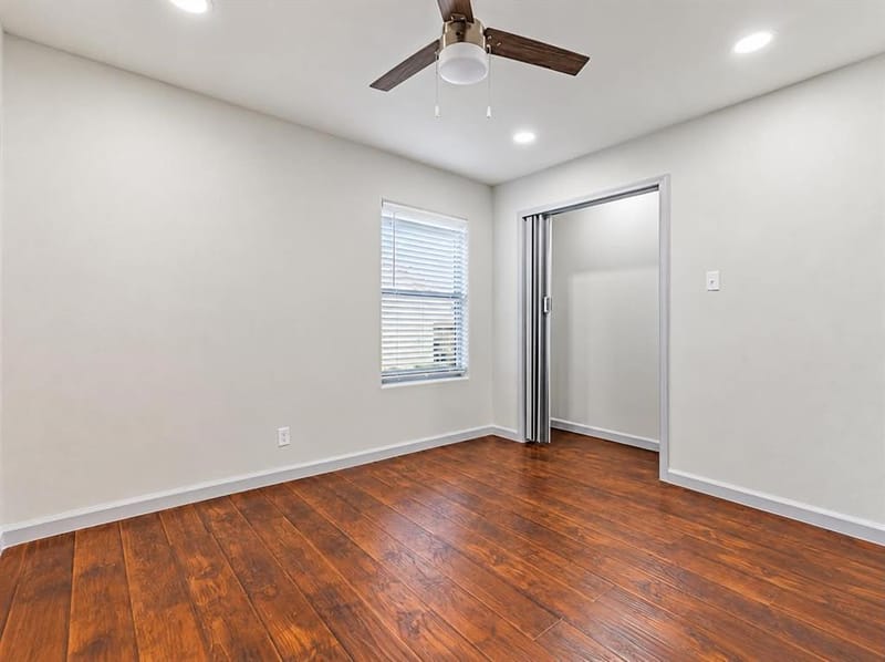 1207 E Russell Avenue, Carrollton TX 75006 - Photo 18