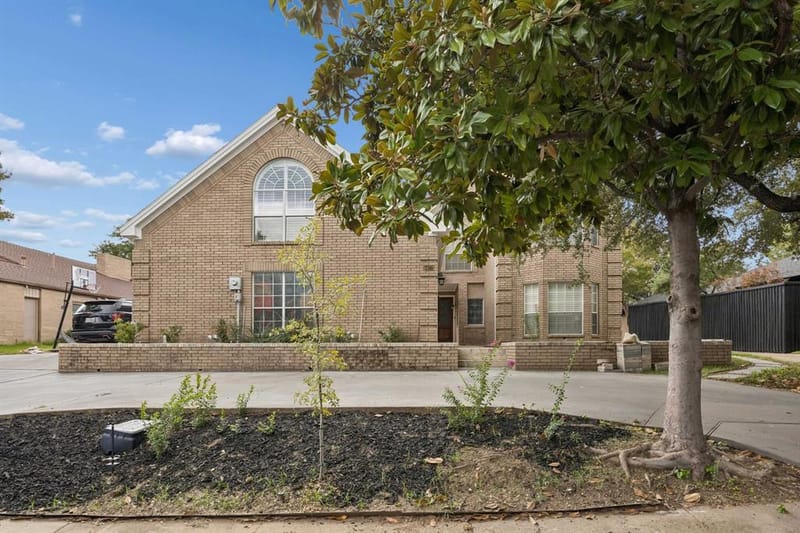 6422 Covecreek Place, Dallas TX 75240 - Photo 3