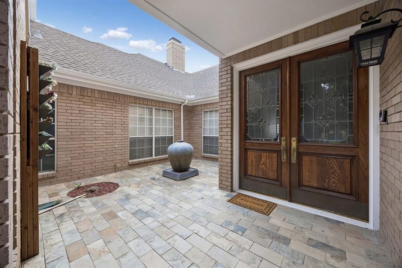 6422 Covecreek Place, Dallas TX 75240 - Photo 4