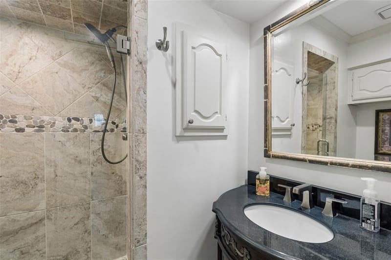6422 Covecreek Place, Dallas TX 75240 - Photo 8