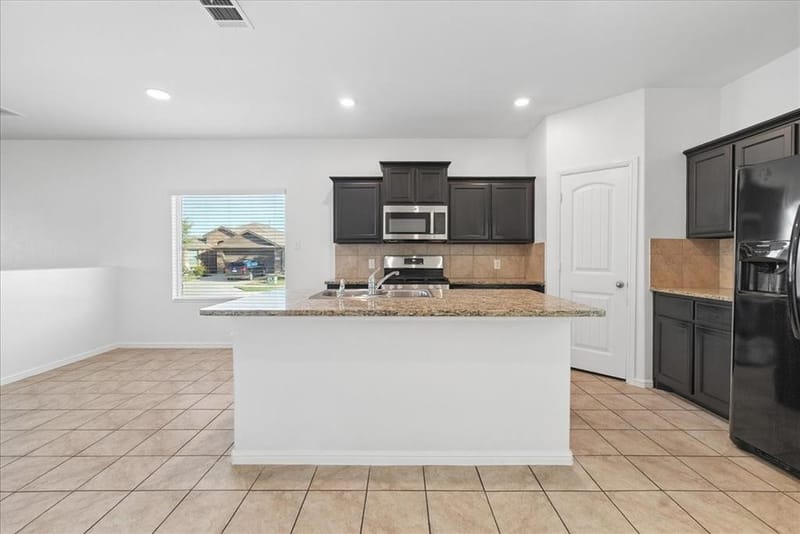 8437 Artesian Springs Drive, Fort Worth TX 76131 - Photo 14
