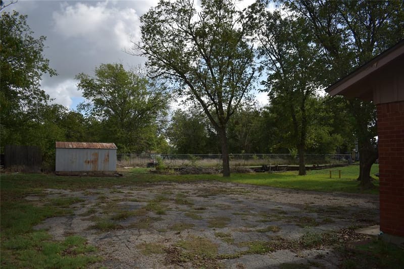 211 S College Street, Itasca TX 76055 - Photo 6