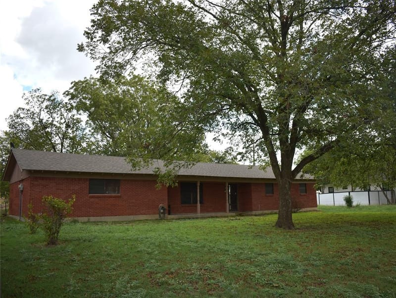 211 S College Street, Itasca TX 76055