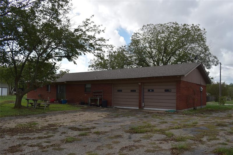 211 S College Street, Itasca TX 76055 - Photo 5