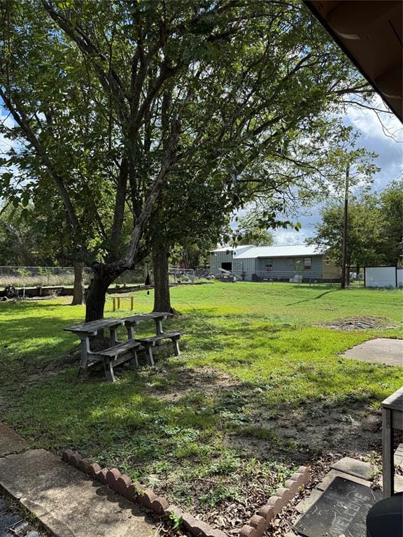 211 S College Street, Itasca TX 76055 - Photo 8