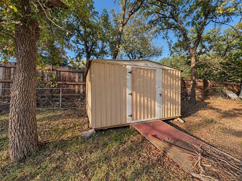 632 Cumberland Trail, Valley View TX 76272 - Photo 14