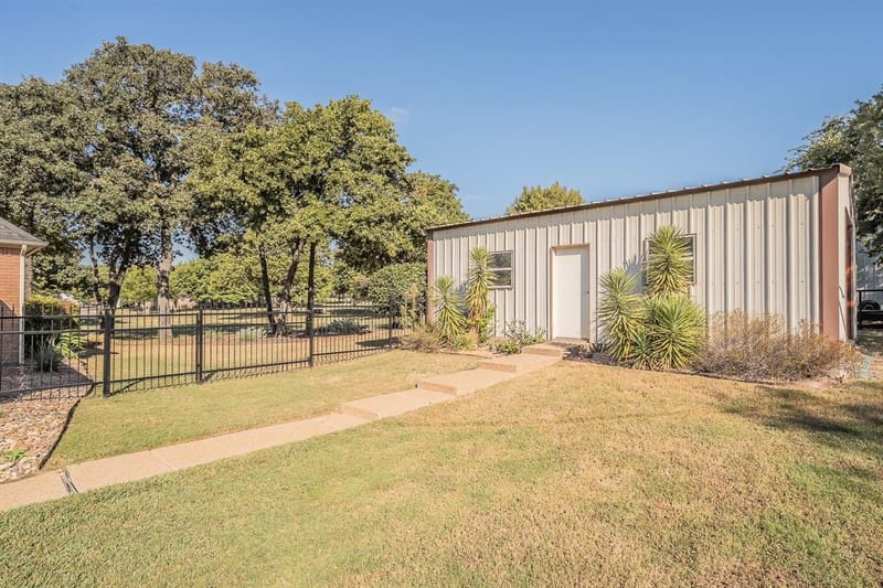 225 Sherry Lane, Burleson TX 76028 - Photo 36
