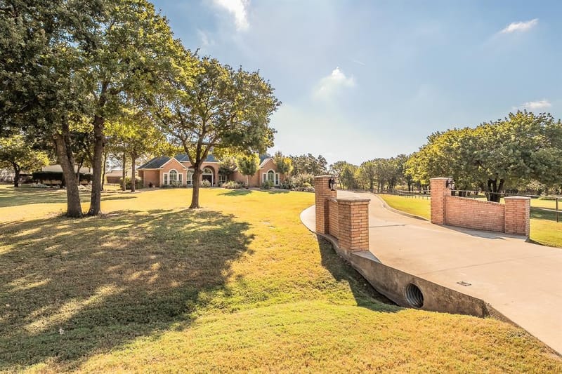 225 Sherry Lane, Burleson TX 76028 - Photo 38