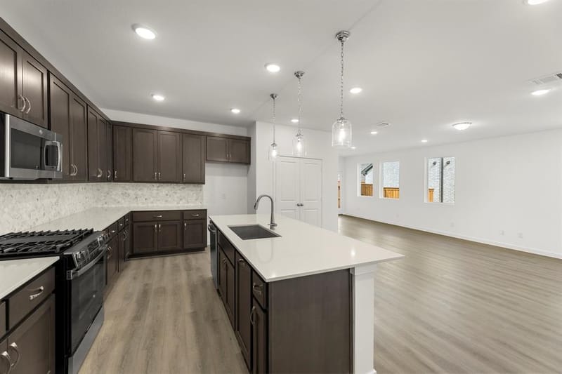 14213 Gallatin Street, Pilot Point TX 76258 - Photo 9