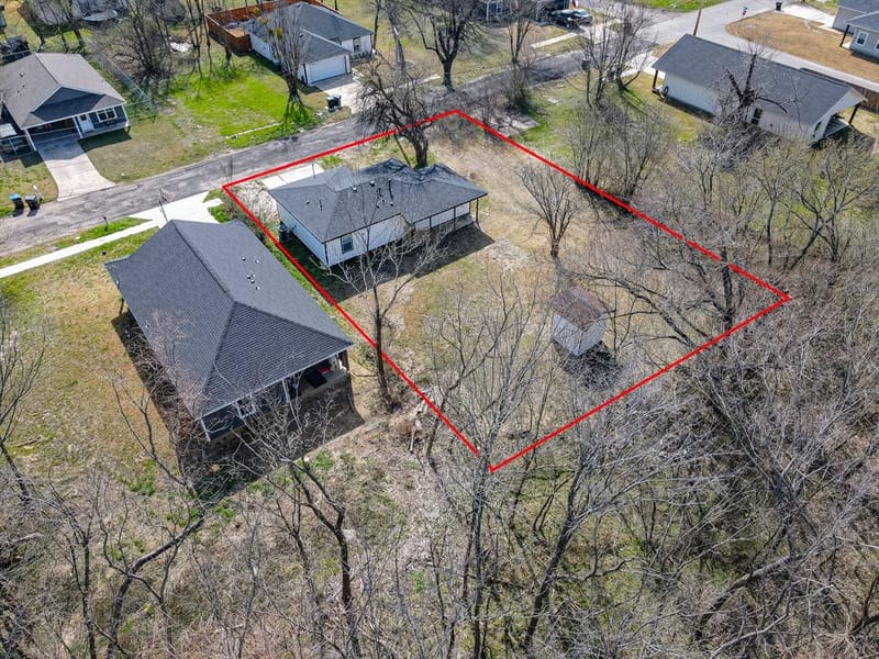 1112 Marshall Street, Greenville TX 75401 - Photo 13