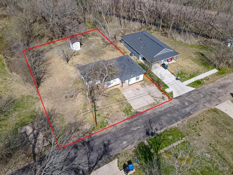 1112 Marshall Street, Greenville TX 75401 - Photo 11