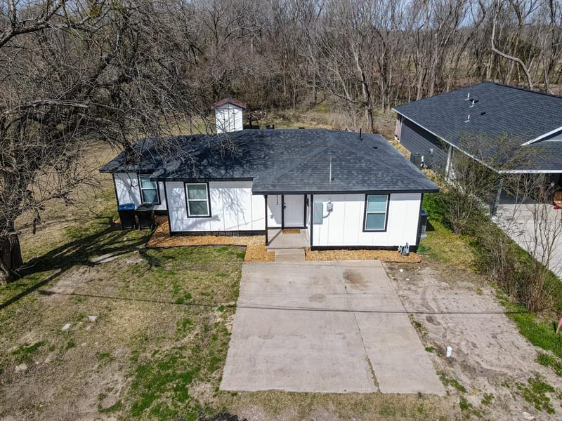 1112 Marshall Street, Greenville TX 75401 - Photo 8