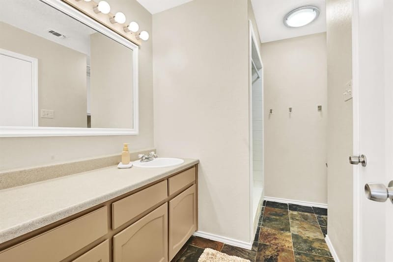 1110 W Cozby Court W, Benbrook TX 76126 - Photo 12
