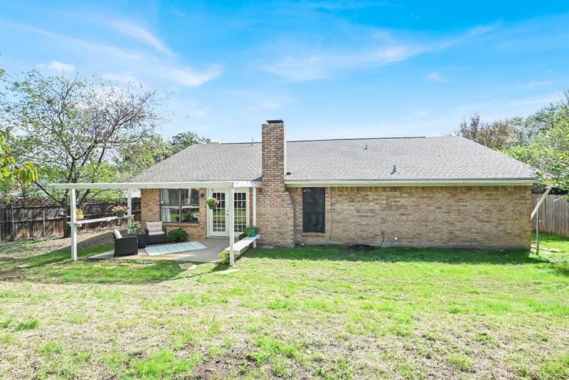 1110 W Cozby Court W, Benbrook TX 76126 - Photo 22