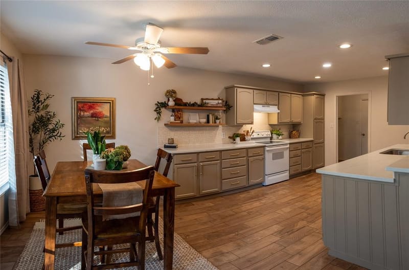 1110 W Cozby Court W, Benbrook TX 76126 - Photo 5