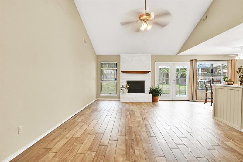1110 W Cozby Court W, Benbrook TX 76126 - Photo 9