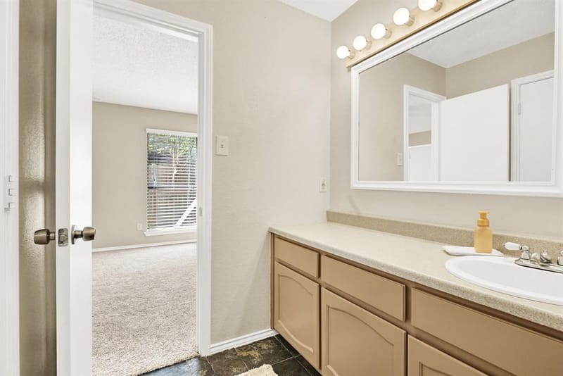 1110 W Cozby Court W, Benbrook TX 76126 - Photo 15
