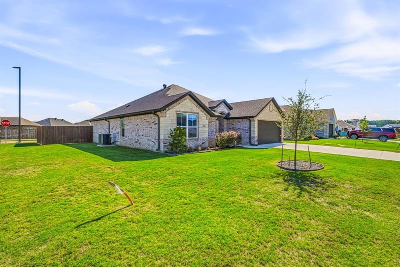 601 Violet Drive, Tolar TX 76476 - Photo 6