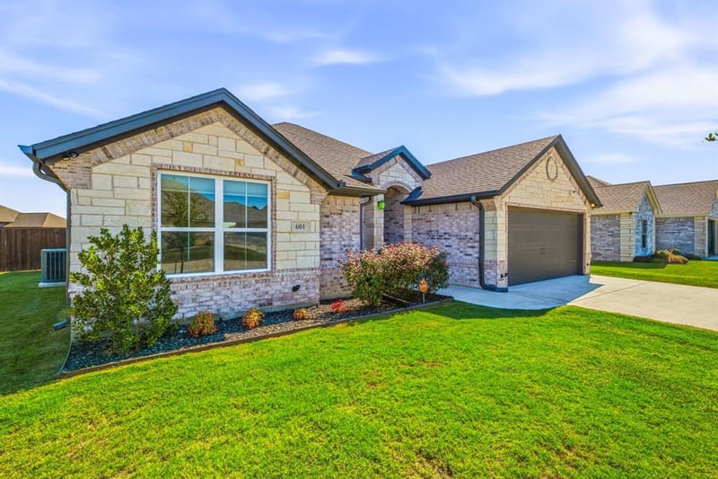 601 Violet Drive, Tolar TX 76476 - Photo 4