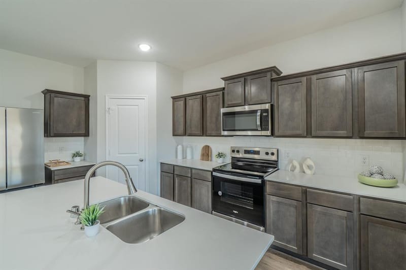 1842 Shady Elm Drive, Lancaster TX 75146 - Photo 5