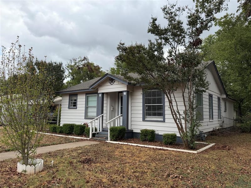 117 Moon Street, Cleburne TX 76033 - Photo 2